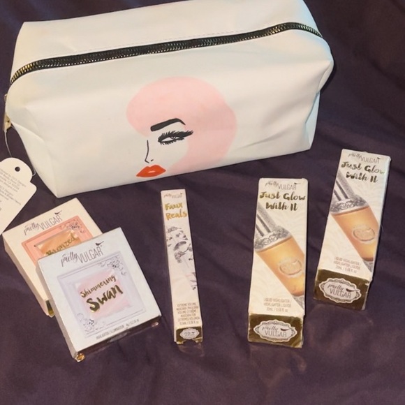 Pretty Vulgar 2 Highlighters, Bronzer, Mascara, Illuminator & Bag. $135 Value. - Picture 5 of 6